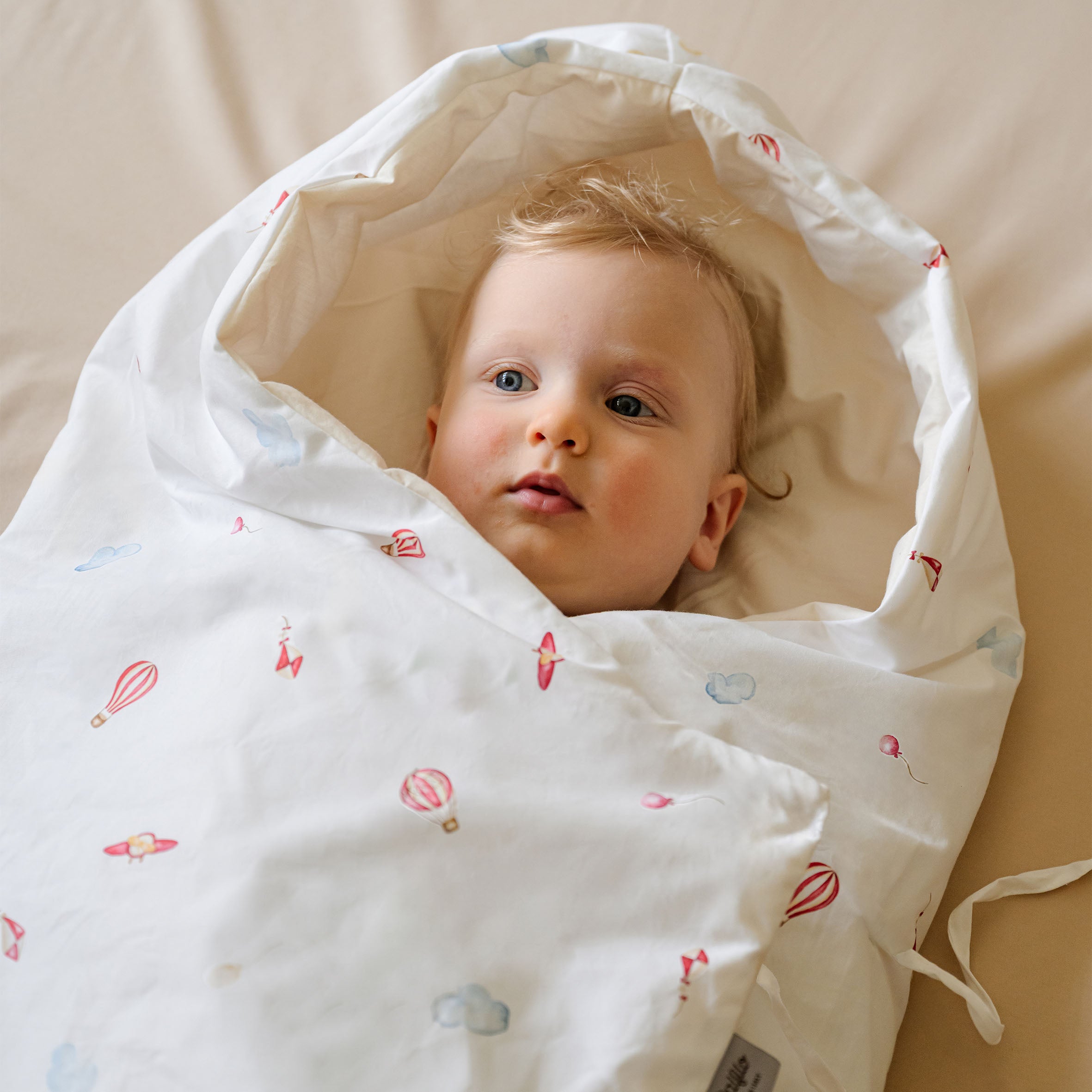 Fußsack für den Kinderwagen für Neugeborene
- 0–6 Monate- Wolken- Perkal - Dalfilo