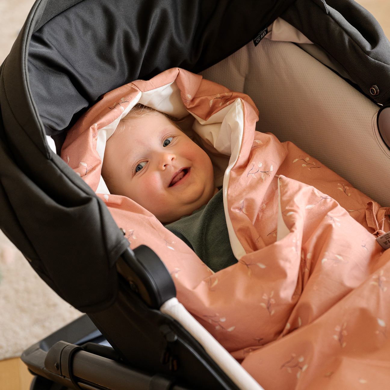 Fußsack für den Kinderwagen für Neugeborene
- 0–6 Monate- Foliage- Perkal - Dalfilo