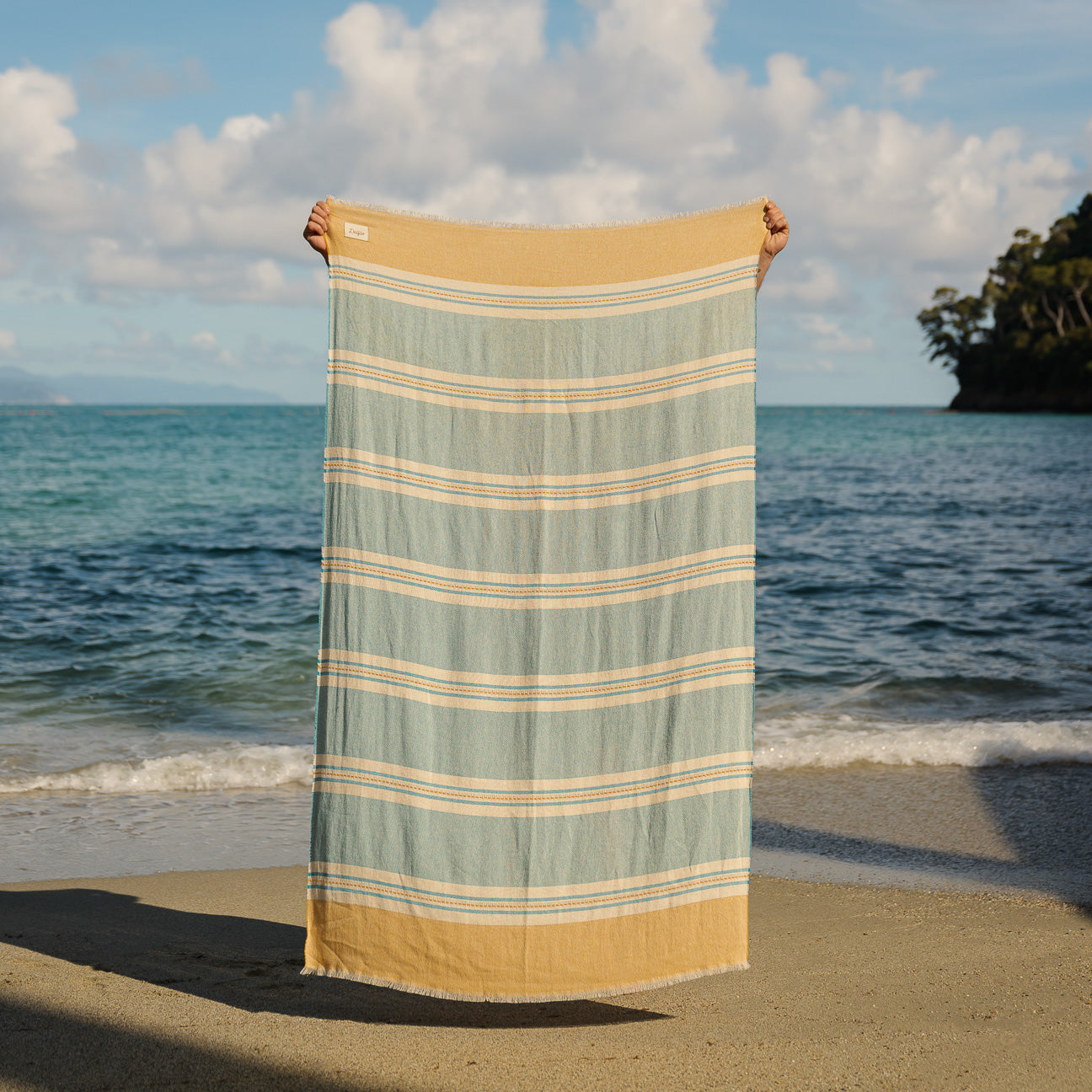 Strandtuch Brise
- 100x175 cm- Welle- Baumwolle - Dalfilo