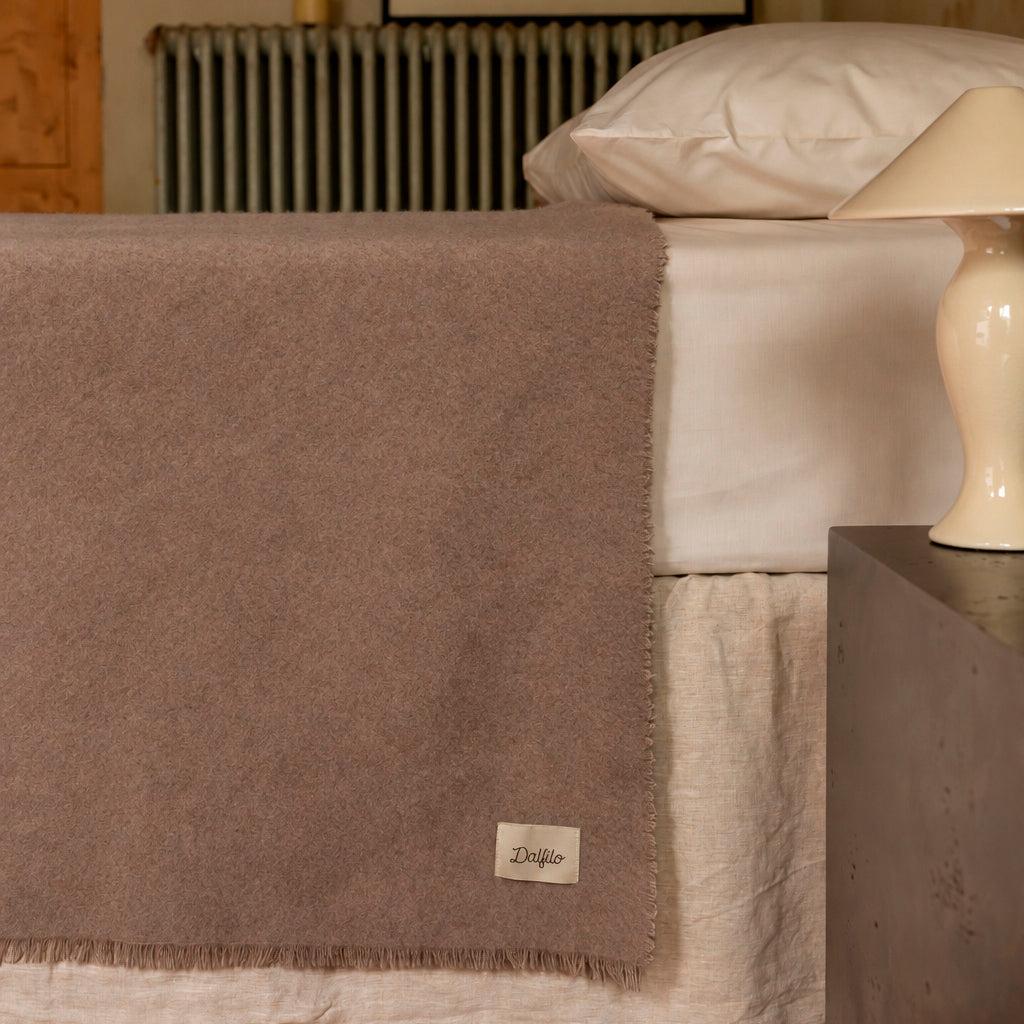 Decke aus extrafeiner Merinowolle
- 220x250 cm- Taupe- Extrafeiner Merinowolle - Dalfilo